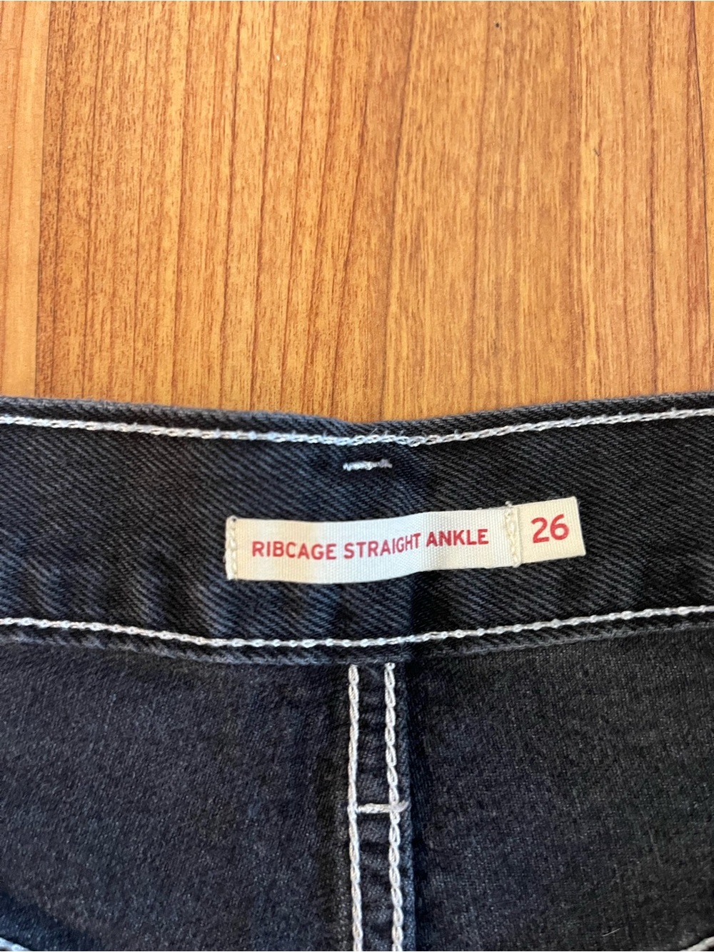 Levi’s women’s Black Straight-Leg Jeans - Picture 9 of 11